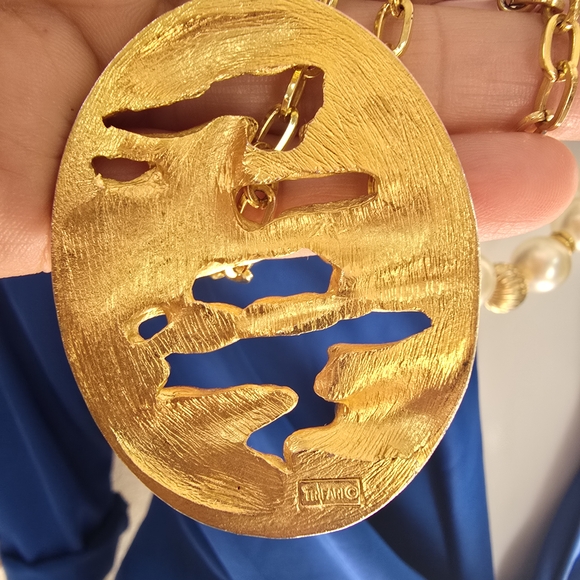 Trifari Gold-Tone Organic Textured Oval Pendant Necklace - Picture 3 of 3